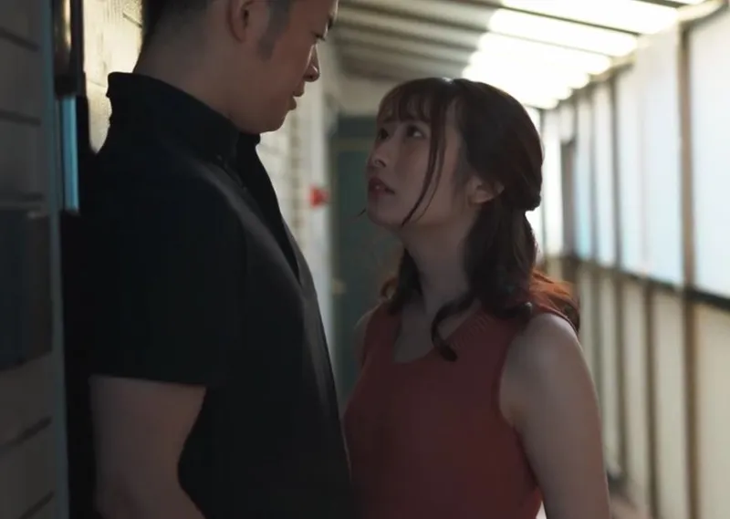 Vợ yêu mang thai, tôi bị hấp dẫn bởi bà xã nhà đối diện thường ở nhà một mình